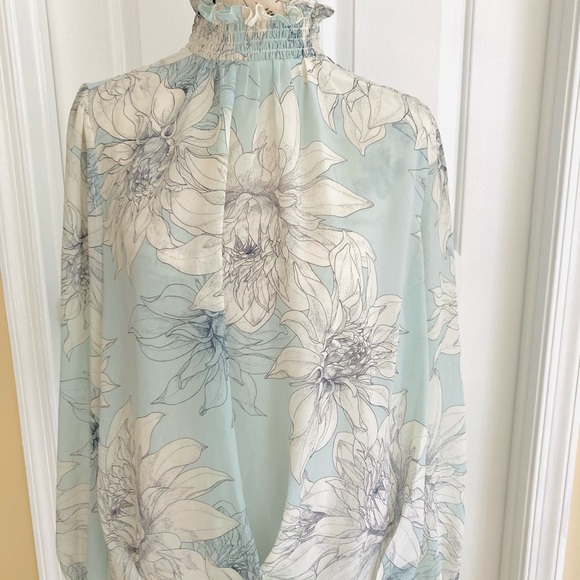 Vince Camuto Tops - ✨Vince Camuto Mock-Neck Blouse✨